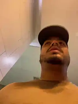 Snapshot of thiagowes chatting on May 1, 2026, 5:17 pm thiagowes online show from May 1, 2026, 5:17 pm