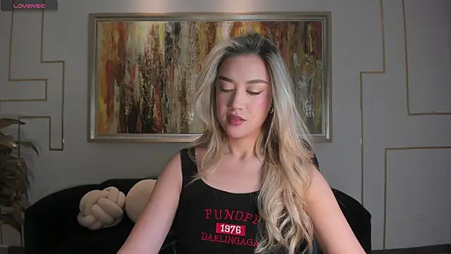 RebeccaHudson online show from January 11, 2026, 5:51 pm