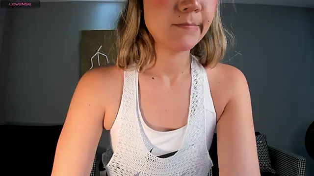 RebeccaHudson online show from March 17, 2026, 7:17 pm