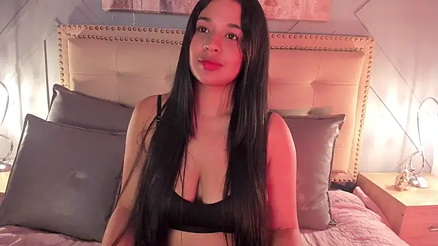 Snapshot of Aitana98_ chatting on December 16, 2024, 5:54 pm Aitana98 online show from December 16, 2024, 5:54 pm