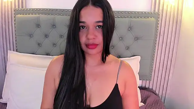 Snapshot of Aitana98_ chatting on January 17, 2025, 9:39 am Aitana98 online show from January 17, 2025, 9:39 am