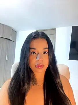 Snapshot of Aitana98_ chatting on October 5, 2025, 2:21 am Aitana98 online show from October 5, 2025, 2:21 am