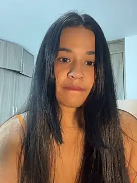 Snapshot of Aitana98_ chatting on October 21, 2025, 2:12 am Aitana98 online show from October 21, 2025, 2:12 am