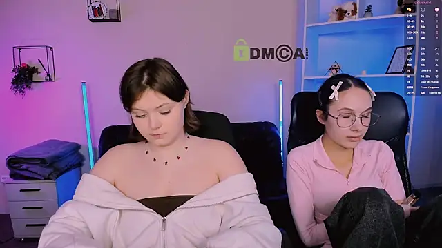 nikole kitt online show from November 16, 2025, 8:03 pm