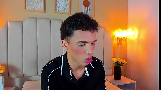 SEANTROYY online show from September 17, 2025, 3:41 am