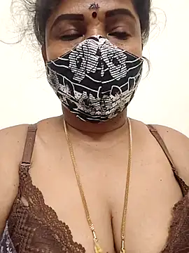 gaurika18 online show from April 25, 2026, 2:14 pm