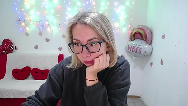 Snapshot of VasilisaSii chatting on October 6, 2025, 5:05 am VasilisaSii online show from October 6, 2025, 5:05 am