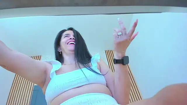 candela collinss online show from December 27, 2024, 6:31 pm