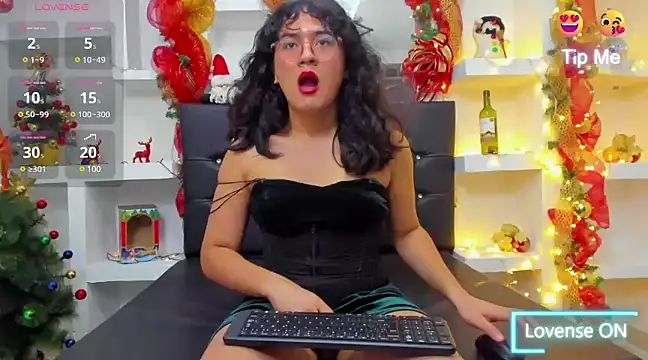 Snapshot of Elith_Berry69 chatting on December 14, 2024, 12:55 am Elith Berry69 online show from December 14, 2024, 12:55 am