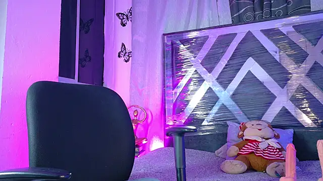 Snapshot of meggan_77 chatting on February 11, 2026, 5:34 am meggan 77 online show from February 11, 2026, 5:34 am