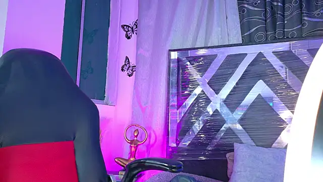 Snapshot of meggan_77 chatting on March 1, 2026, 11:23 am meggan 77 online show from March 1, 2026, 11:23 am