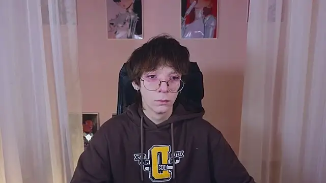 Snapshot of TommieH chatting on February 2, 2025, 5:21 am TommieH online show from February 2, 2025, 5:21 am