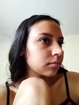 emma ambar online show from October 3, 2025, 5:10 pm