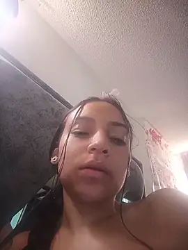 emma ambar online show from February 2, 2026, 6:39 pm