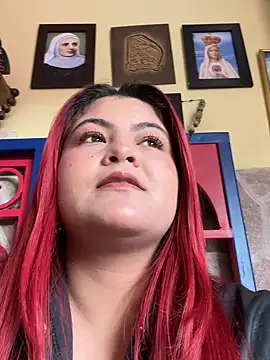 lia moon77 online show from October 28, 2025, 6:43 pm