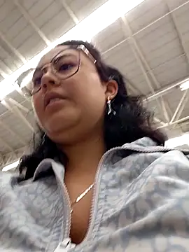 lara moon25 online show from October 31, 2025, 4:19 pm