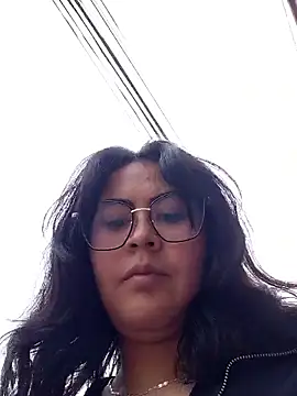 lara moon25 online show from December 22, 2025, 6:49 pm