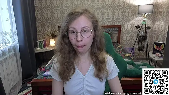 Lill Mary online show from May 21, 2026, 2:07 am