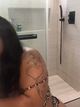 Snapshot of NovaDivine3000 chatting on February 25, 2026, 12:31 am NovaDivine3000 online show from February 25, 2026, 12:31 am