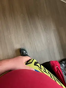 Snapshot of lescoquin2215 chatting on October 9, 2025, 9:40 am lescoquin2215 online show from October 9, 2025, 9:40 am