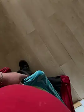 Snapshot of lescoquin2215 chatting on November 27, 2025, 10:39 am lescoquin2215 online show from November 27, 2025, 10:39 am