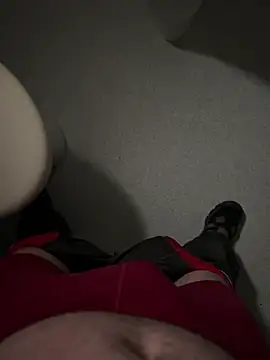 Snapshot of lescoquin2215 chatting on February 16, 2026, 8:32 am lescoquin2215 online show from February 16, 2026, 8:32 am