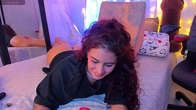 Sophiee Hill online show from March 5, 2025, 8:43 am