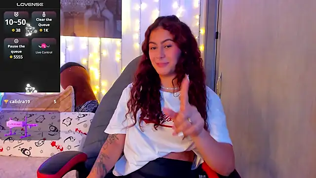 Sophiee Hill online show from March 19, 2025, 8:23 am