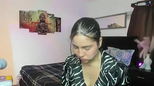 alisa jhons1 online show from September 19, 2025, 2:02 am