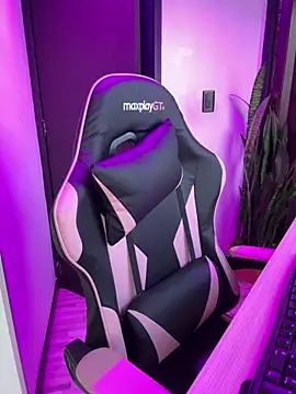 camianddanna online show from February 18, 2026, 9:22 pm