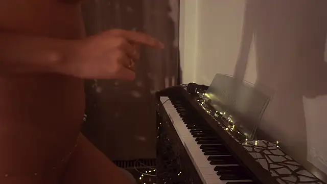 HeyBananas online show from December 28, 2024, 10:44 pm