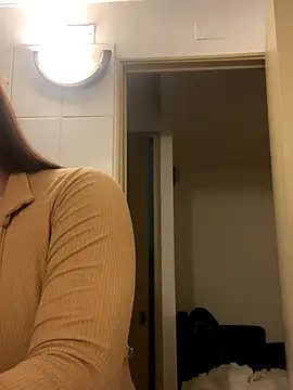 Snapshot of WhiteWomen chatting on November 18, 2025, 11:37 pm WhiteWomen online show from November 18, 2025, 11:37 pm