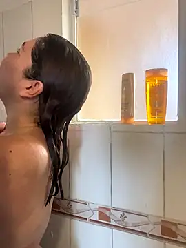 Snapshot of WhiteWomen chatting on December 1, 2025, 12:43 pm WhiteWomen online show from December 1, 2025, 12:43 pm