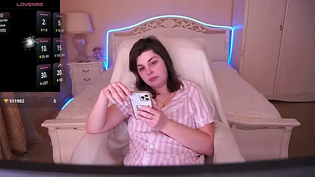 MirandaWong online show from January 18, 2025, 11:11 pm