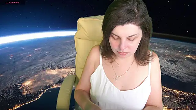 MirandaWong online show from February 23, 2025, 6:49 am