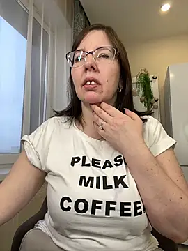 Snapshot of B_Bonya_m chatting on January 13, 2025, 5:23 am B Bonya m online show from January 13, 2025, 5:23 am