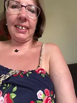 Snapshot of B_Bonya_m chatting on February 12, 2025, 2:45 am B Bonya m online show from February 12, 2025, 2:45 am