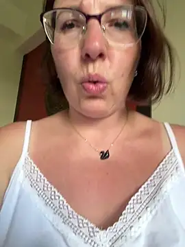 Snapshot of B_Bonya_m chatting on February 14, 2025, 1:02 am B Bonya m online show from February 14, 2025, 1:02 am