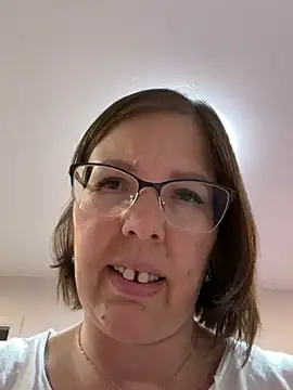 Snapshot of B_Bonya_m chatting on March 3, 2025, 5:20 am B Bonya m online show from March 3, 2025, 5:20 am