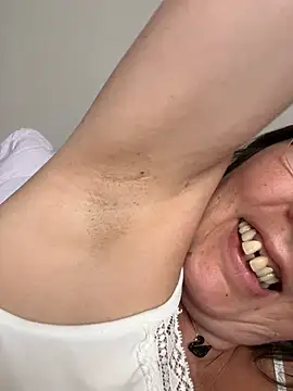 Snapshot of B_Bonya_m chatting on March 3, 2025, 8:27 am B Bonya m online show from March 3, 2025, 8:27 am