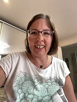 Snapshot of B_Bonya_m chatting on March 5, 2025, 11:06 am B Bonya m online show from March 5, 2025, 11:06 am