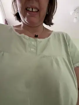 Snapshot of B_Bonya_m chatting on March 23, 2025, 3:32 am B Bonya m online show from March 23, 2025, 3:32 am