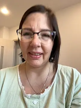 Snapshot of B_Bonya_m chatting on September 18, 2025, 3:30 am B Bonya m online show from September 18, 2025, 3:30 am