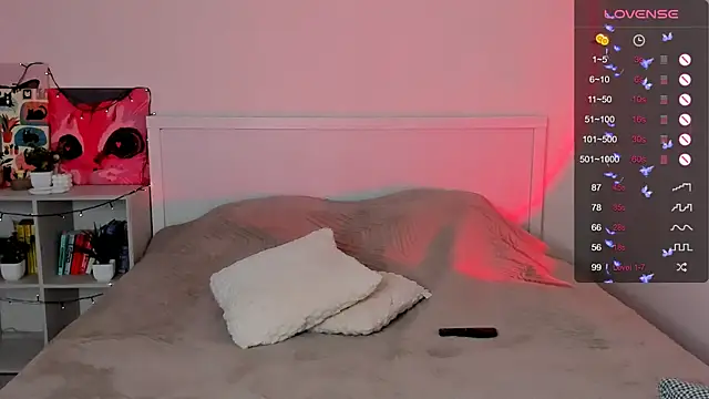 LittleKiitten online show from September 18, 2025, 11:34 am