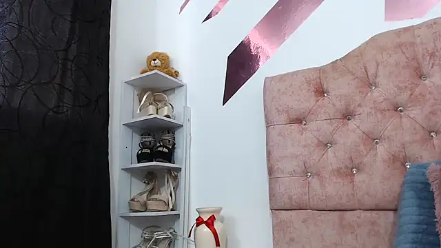 Kitten Hot  online show from October 11, 2025, 11:42 am