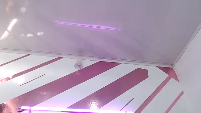 Snapshot of Kitten_Hot_ chatting on February 4, 2026, 10:15 pm Kitten Hot online show from February 4, 2026, 10:15 pm