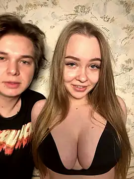 Snapshot of Family-Mm1 chatting on January 11, 2026, 11:15 am Family-Mm1 online show from January 11, 2026, 11:15 am