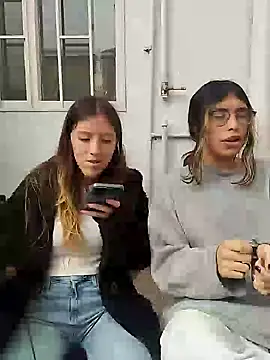 Snapshot of BRIAR_AND_BLAIR chatting on January 10, 2025, 1:52 pm BRIAR AND BLAIR online show from January 10, 2025, 1:52 pm