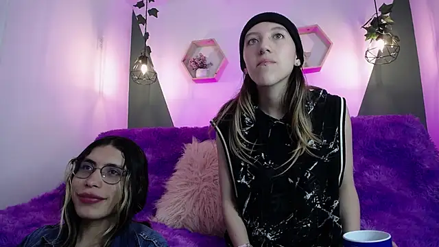 Snapshot of BRIAR_AND_BLAIR chatting on February 3, 2025, 2:13 pm BRIAR AND BLAIR online show from February 3, 2025, 2:13 pm