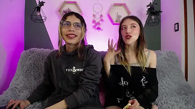 Snapshot of BRIAR_AND_BLAIR chatting on February 7, 2025, 2:04 pm BRIAR AND BLAIR online show from February 7, 2025, 2:04 pm